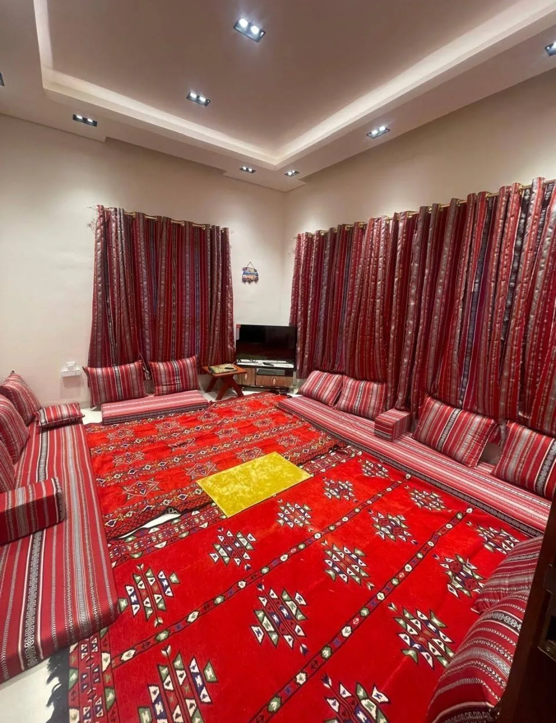 هاستل نومادس العذیبه