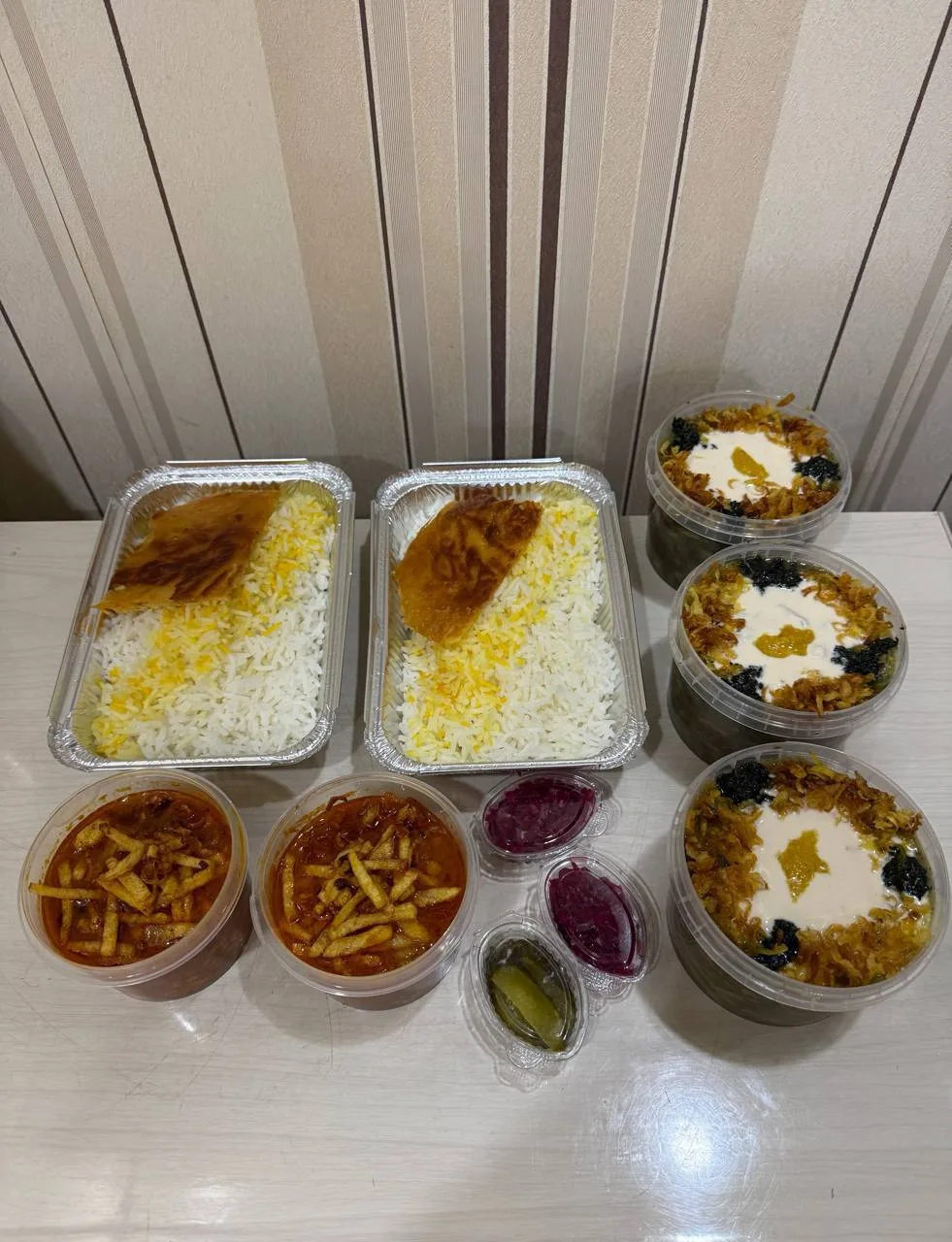 غذای خانگی شین‌فود - آش، خورش، پلو و کباب