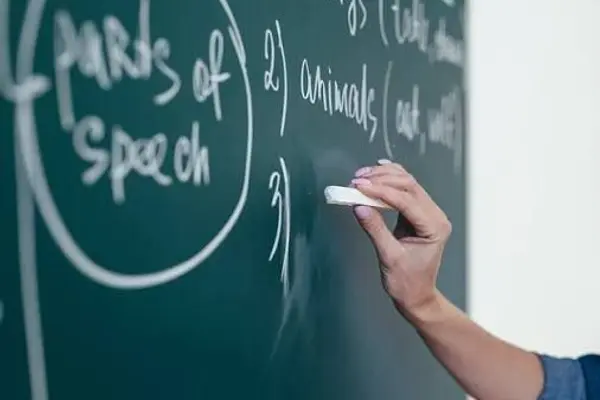 📝 تدریس آنلاین زبان انگلیسی — فارغ‌التحصیل ارشد ادبیات دانشگاه دماوند — واتساپ